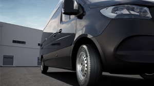 Hankook predstavlja novu gumu Vantra Transit: Letnja guma visokih performansi i posebno robusna za dostavna vozila