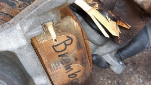 Šok u Nemačkoj! Umesto kočionih pločica, neko je ugradio drvo! (FOTO)