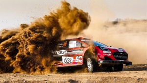 Rally Saudi Arabia 2025 - Martinš Sesks u vođstvu, Ogier i Evans oprezni