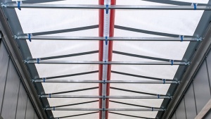 Krone Ice Protect Air lako i komforno uklanja sneg i led s krova poluprikolice