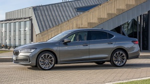 Škoda Superb limuzina dobija plug-in hibridni pogonski sklop snage 200 kW