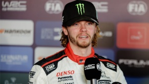 Oliver Solberg kažnjen novčanom kaznom od 1.500 evra, jer je prerano skidao rukavice